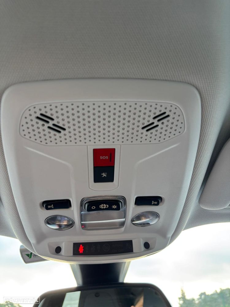 Peugeot e-2008 50 kWh Active Pack - 13