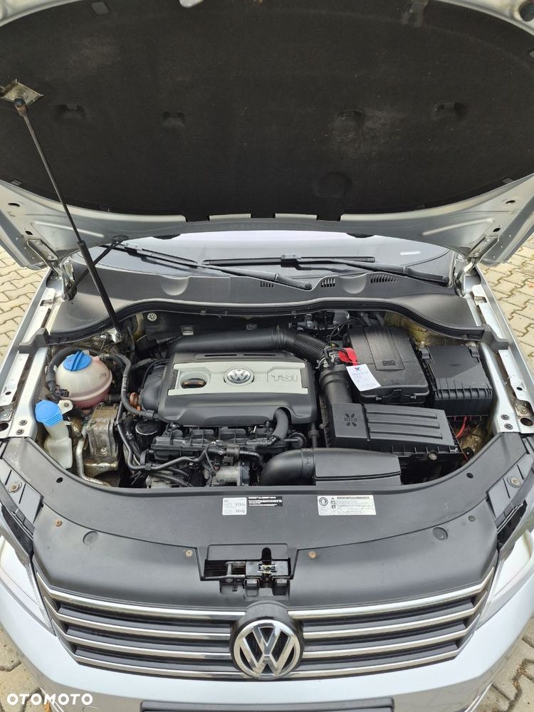 Volkswagen Passat - 16