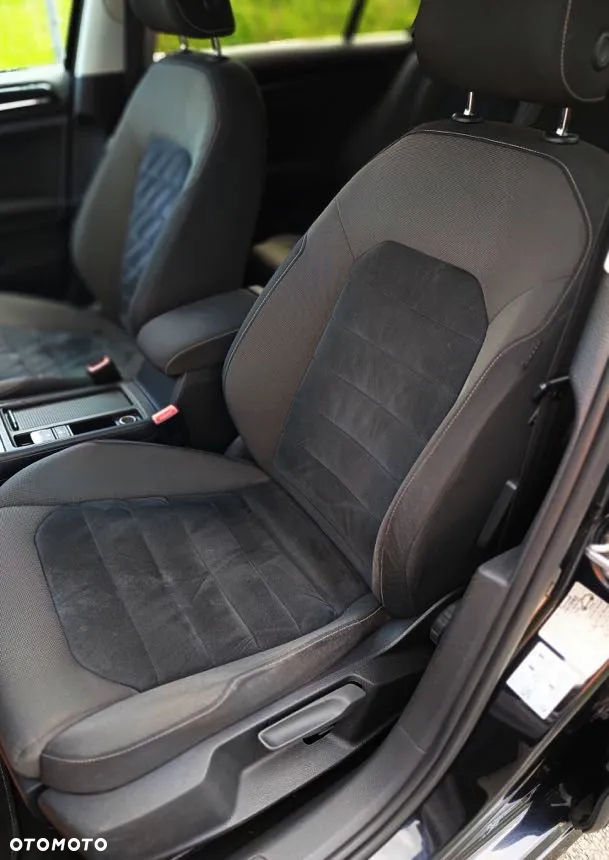Volkswagen Golf 2.0 TDI SCR DSG R-Line - 17