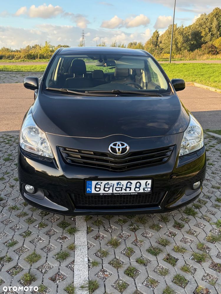 Toyota Verso 2009 photo 2