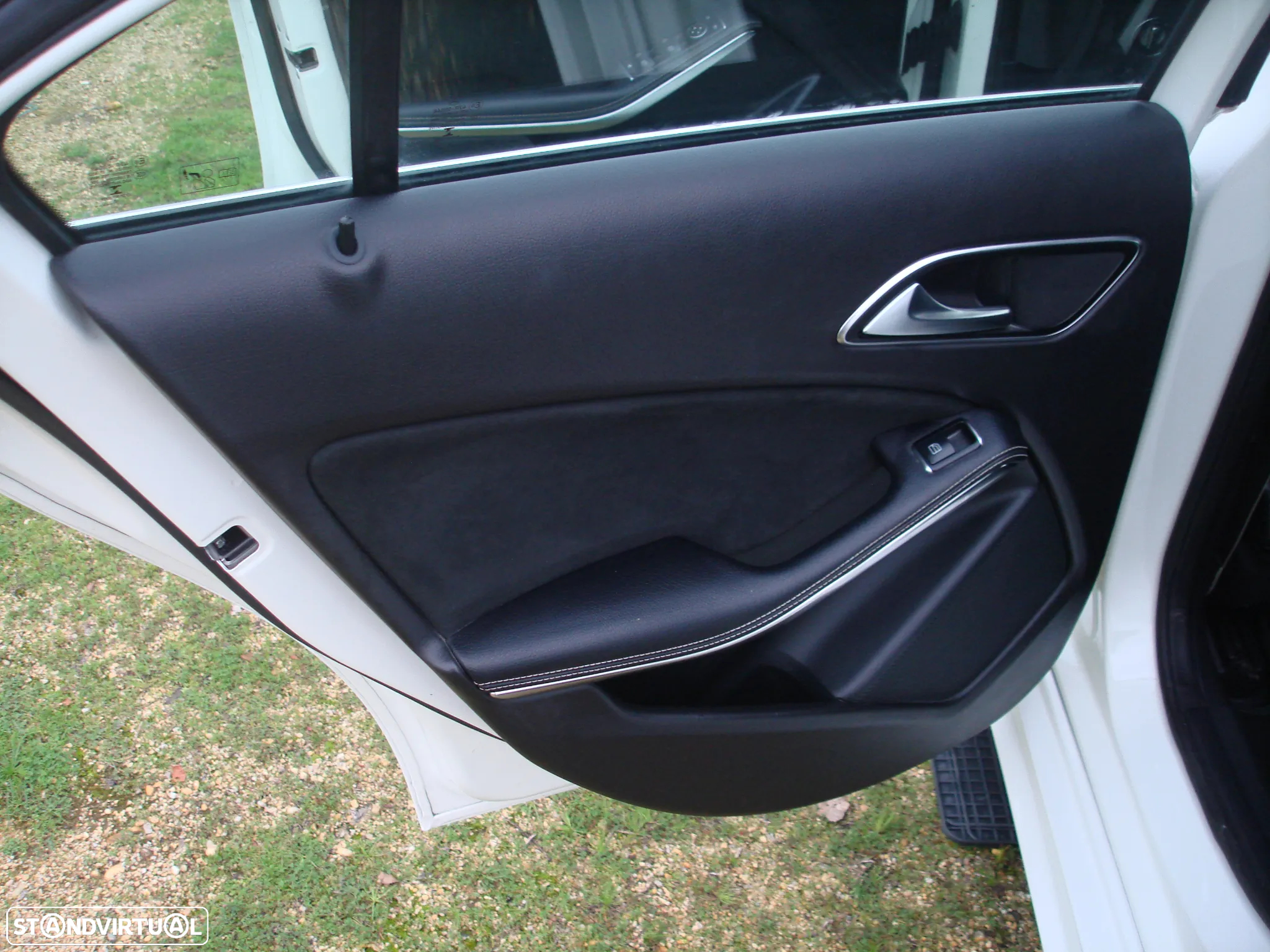 Mercedes-Benz A 180 d AMG Line - 27