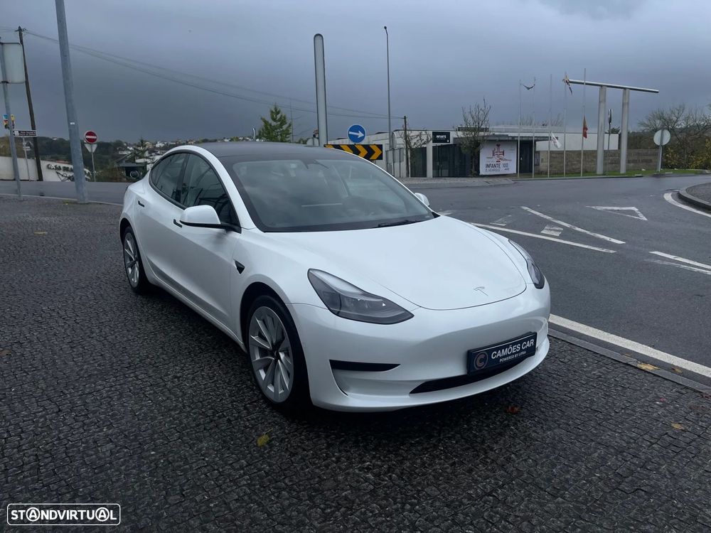 Tesla Model 3 Standard Range Plus RWD - 3