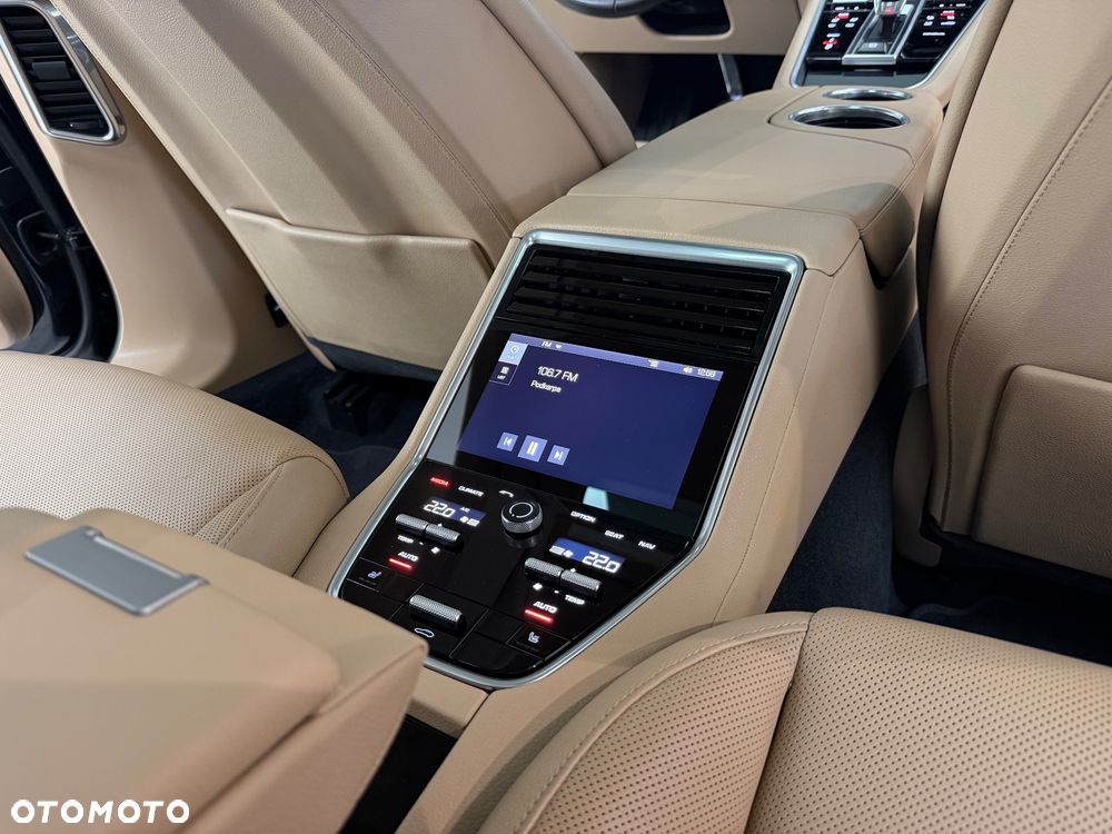 Porsche Panamera - 34