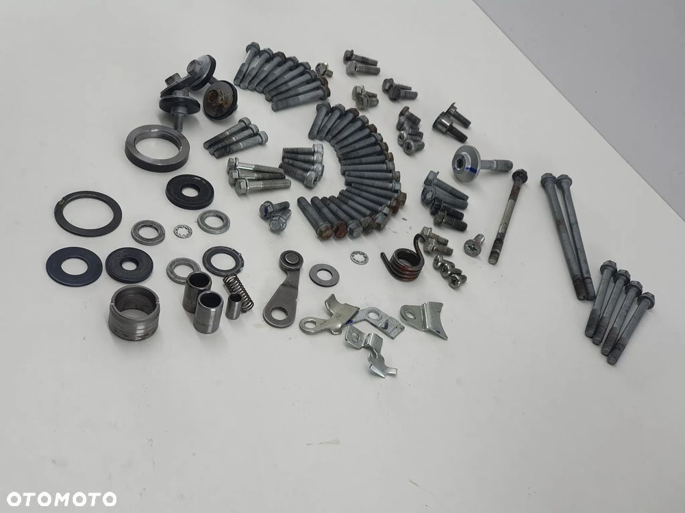 SRUBA SRUBY TULEJKA LPOZYSKO KTM DUKE 125 - 19