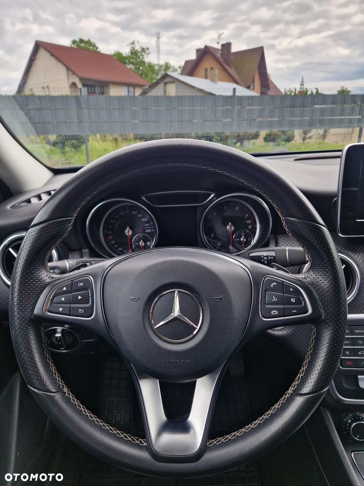 Mercedes-Benz Klasa A 180 (BlueEFFICIENCY) 7G-DCT Urban - 29
