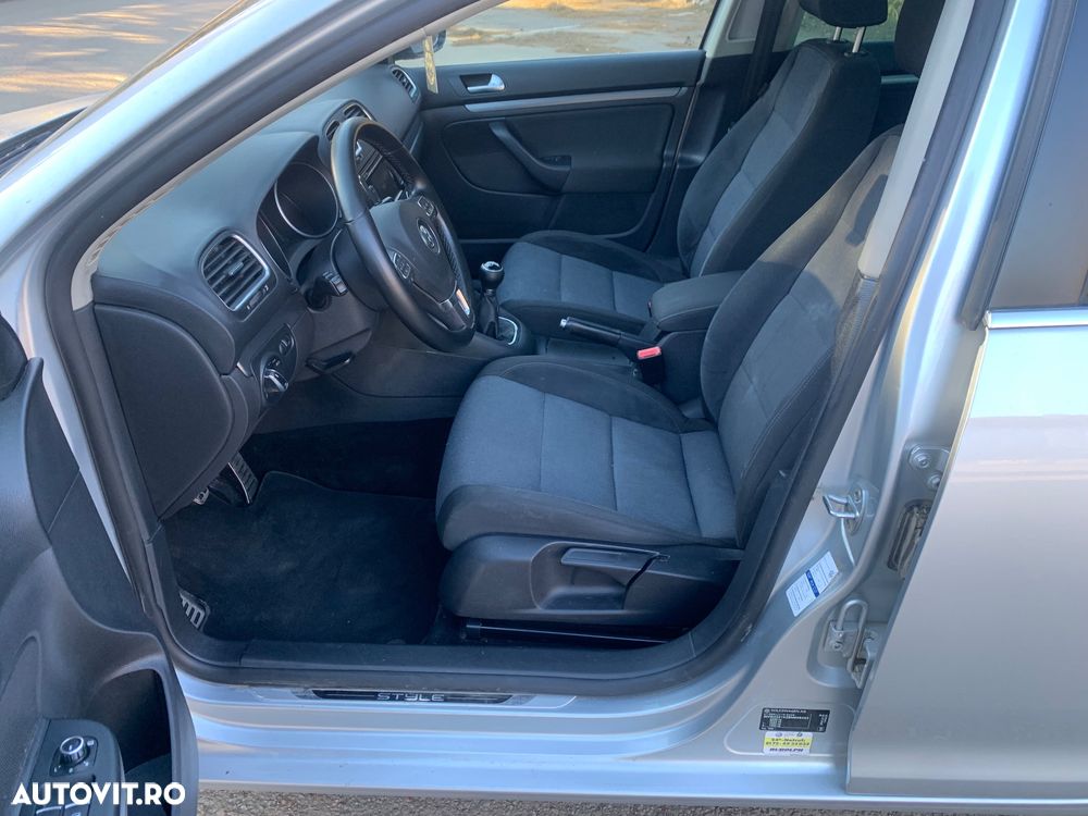 Volkswagen Golf 2.0 TDI DPF Style - 11