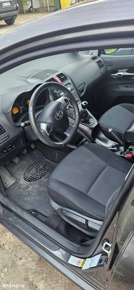 Toyota Auris 1.6 Luna - 21