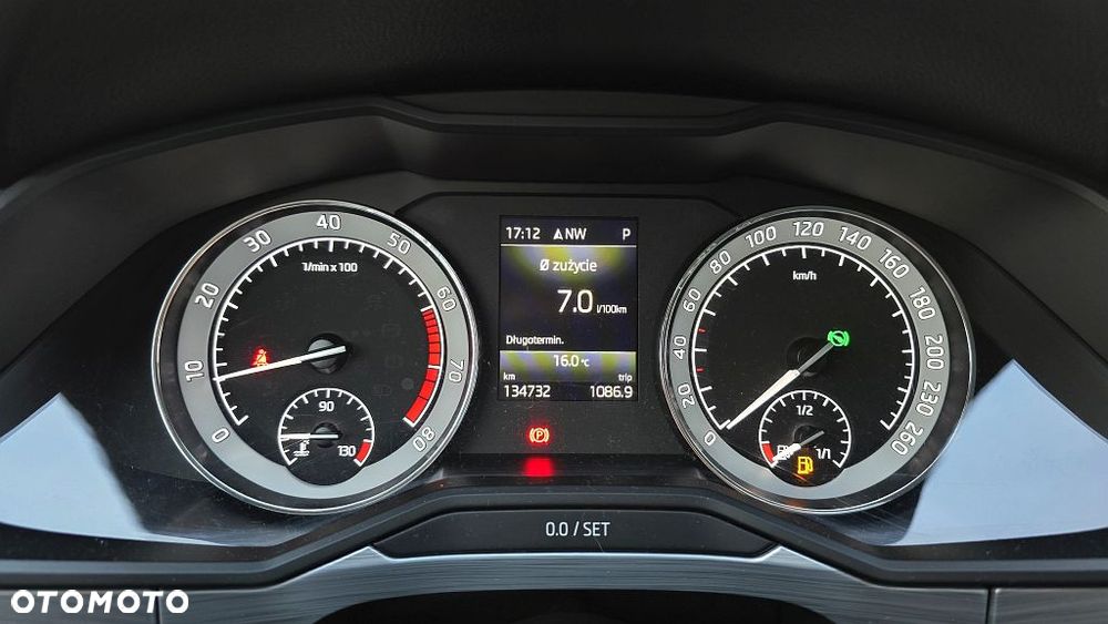 Skoda Superb 2.0 TSI Style DSG - 35