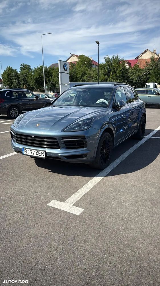 Porsche Cayenne - 4