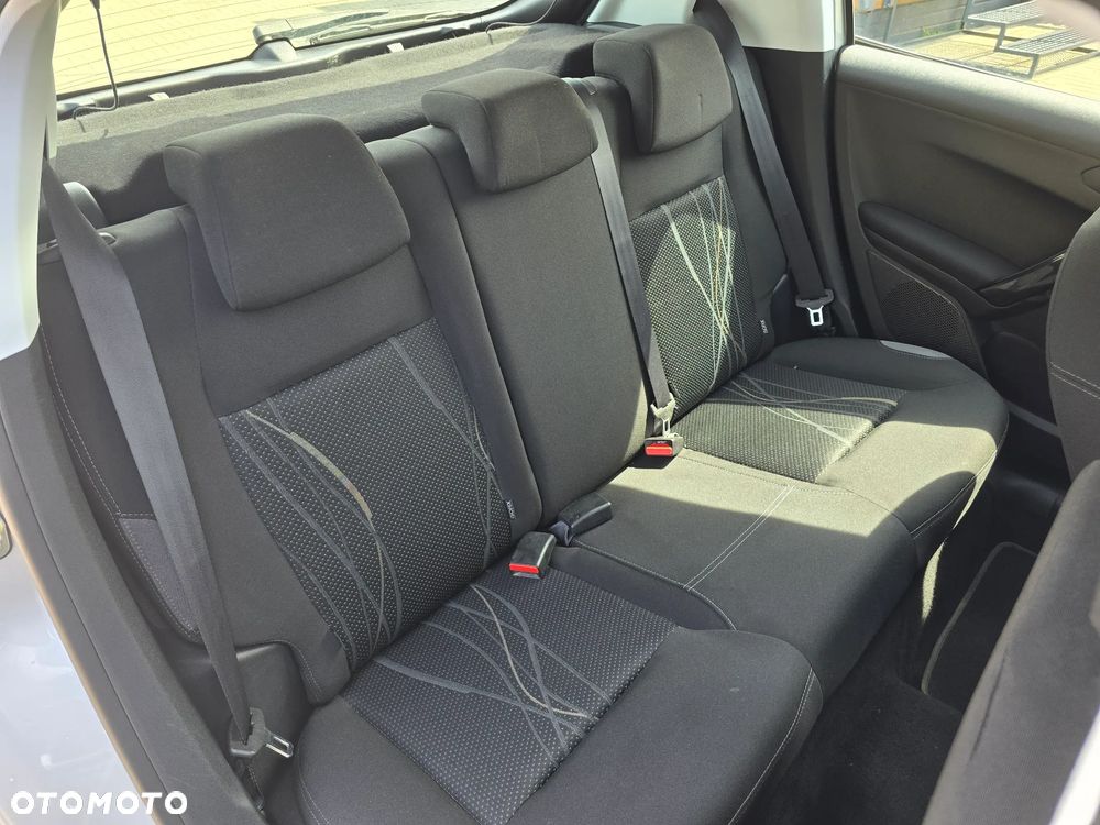 Peugeot 208 - 14