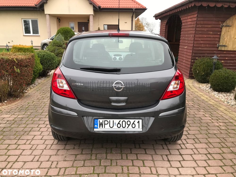 Opel Corsa 1.2 16V Cosmo - 4