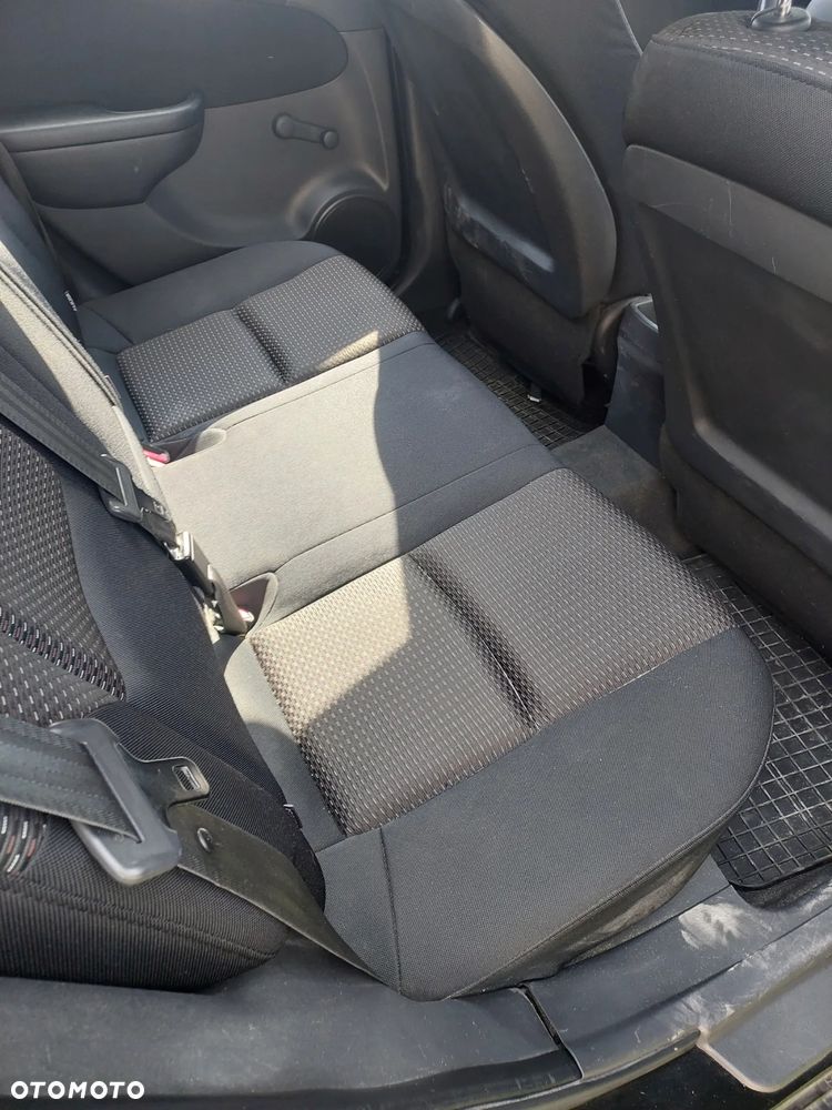 Hyundai i30 1.6 CRDi Base + - 9