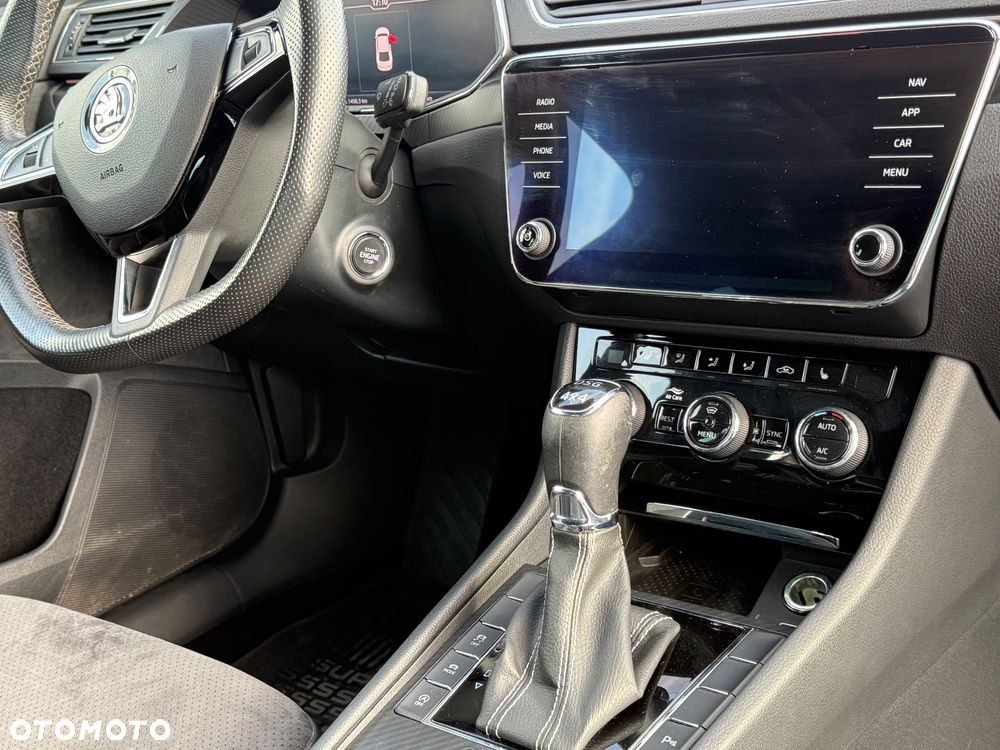 Skoda Superb 2.0 TDI 4x4 DSG Sportline - 26