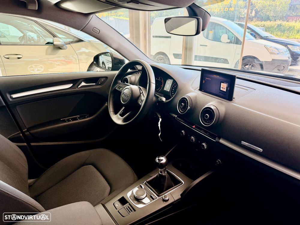 Audi A3 Sportback 30 TDI Sport - 12