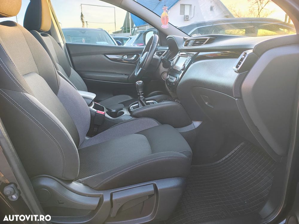 Nissan Qashqai 1.3 DIG-T N-CONNECTA - 16