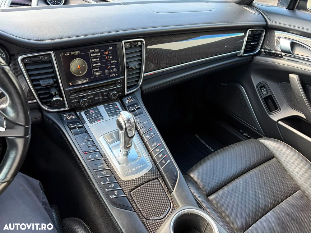 Porsche Panamera Turbo PDK - 16