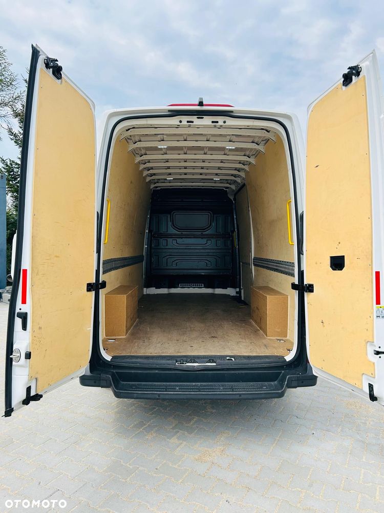 Volkswagen Crafter - 13