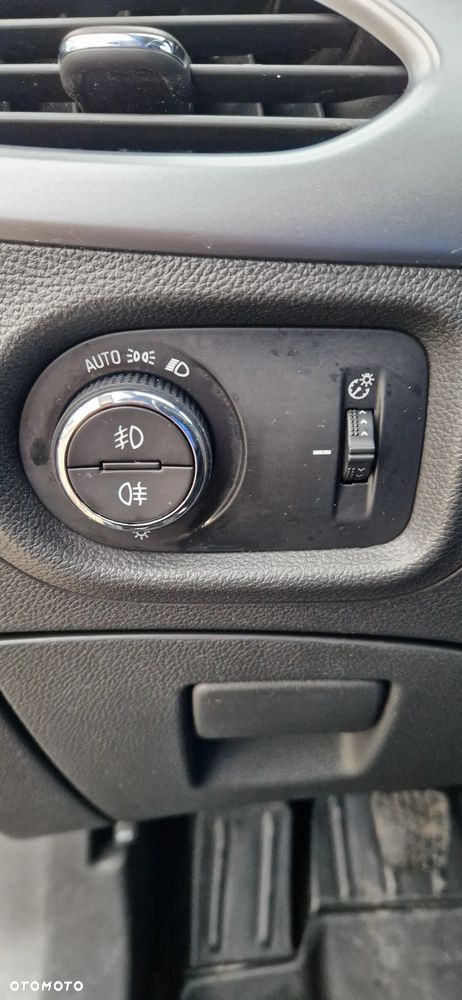 Opel Astra 1.6 D Start/Stop Business - 12