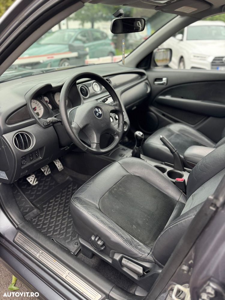 Mitsubishi Outlander 2.0 Turbo 4x4 - 5
