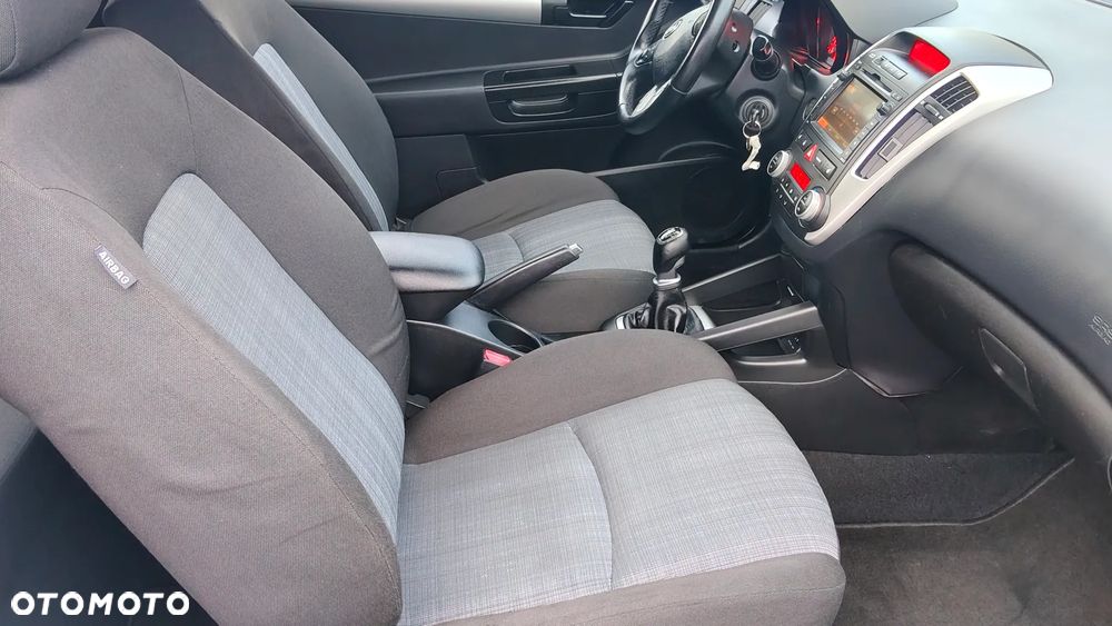 Kia ProCeed 1.4 CVVT Dream-Team Edition - 27