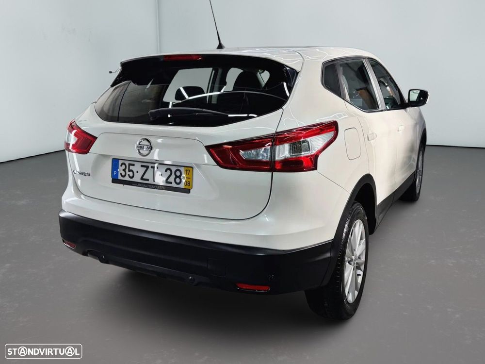 Nissan Qashqai 1.5 dCi N-Connecta - 6