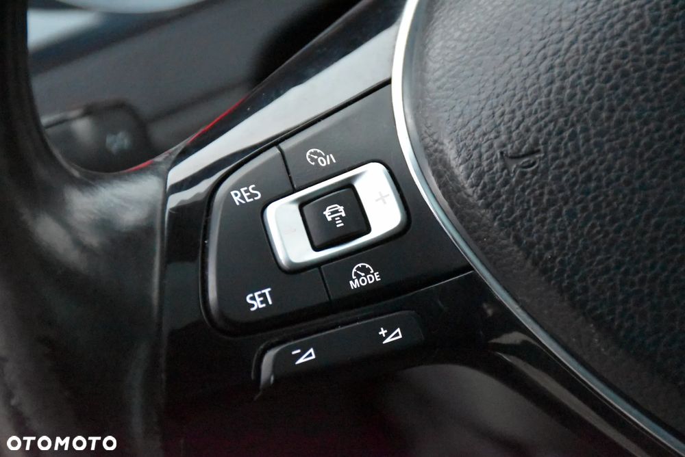 Volkswagen Golf 1.6 TDI BlueMotion Technology Cup - 25