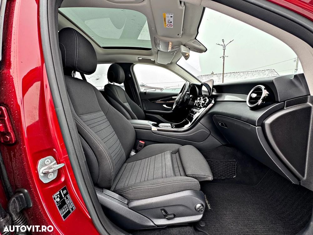 Mercedes-Benz GLC 300 d 4MATIC 9G-TRONIC - 10