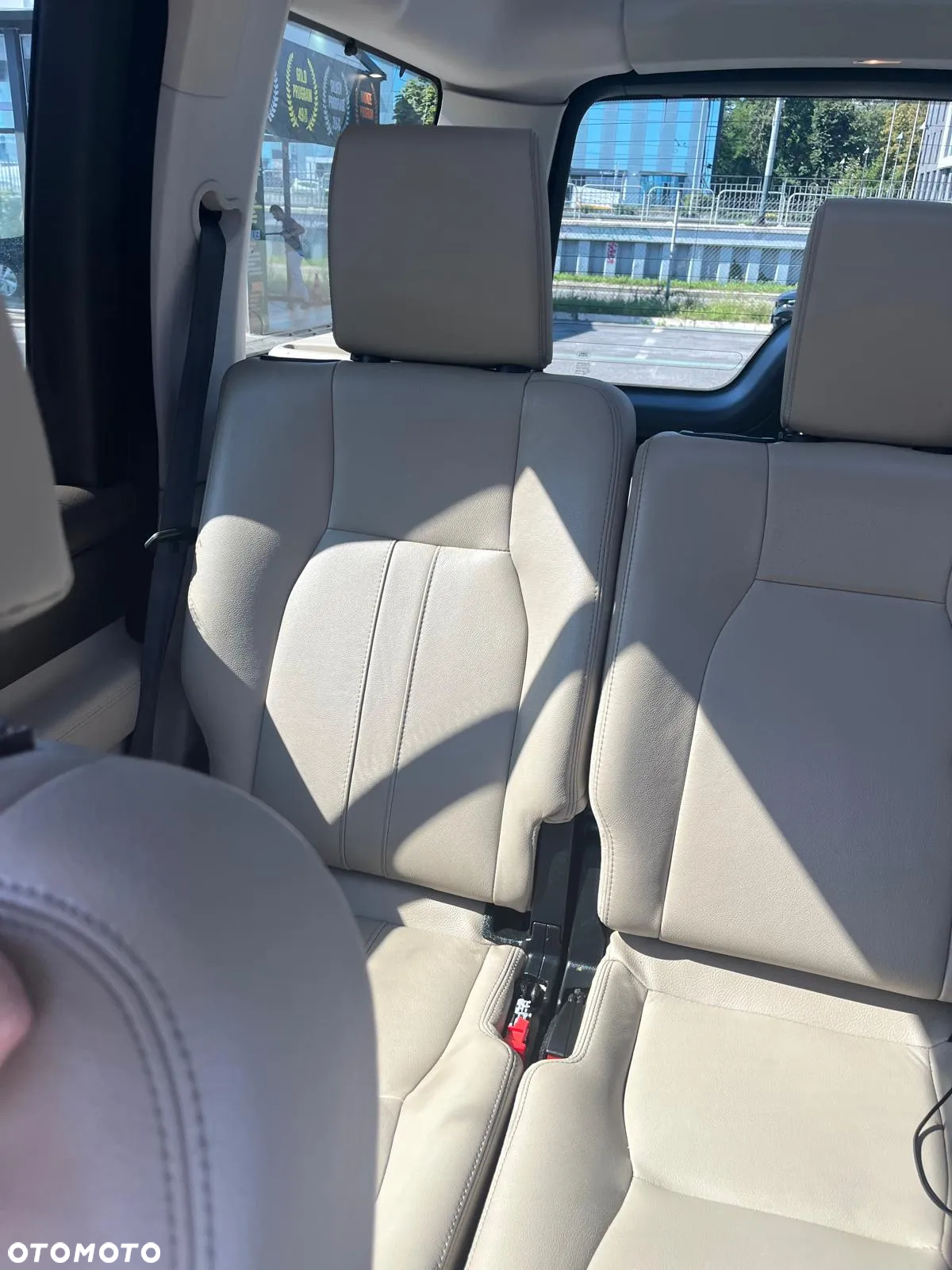 Land Rover Discovery IV 3.0 SD V6 HSE - 6
