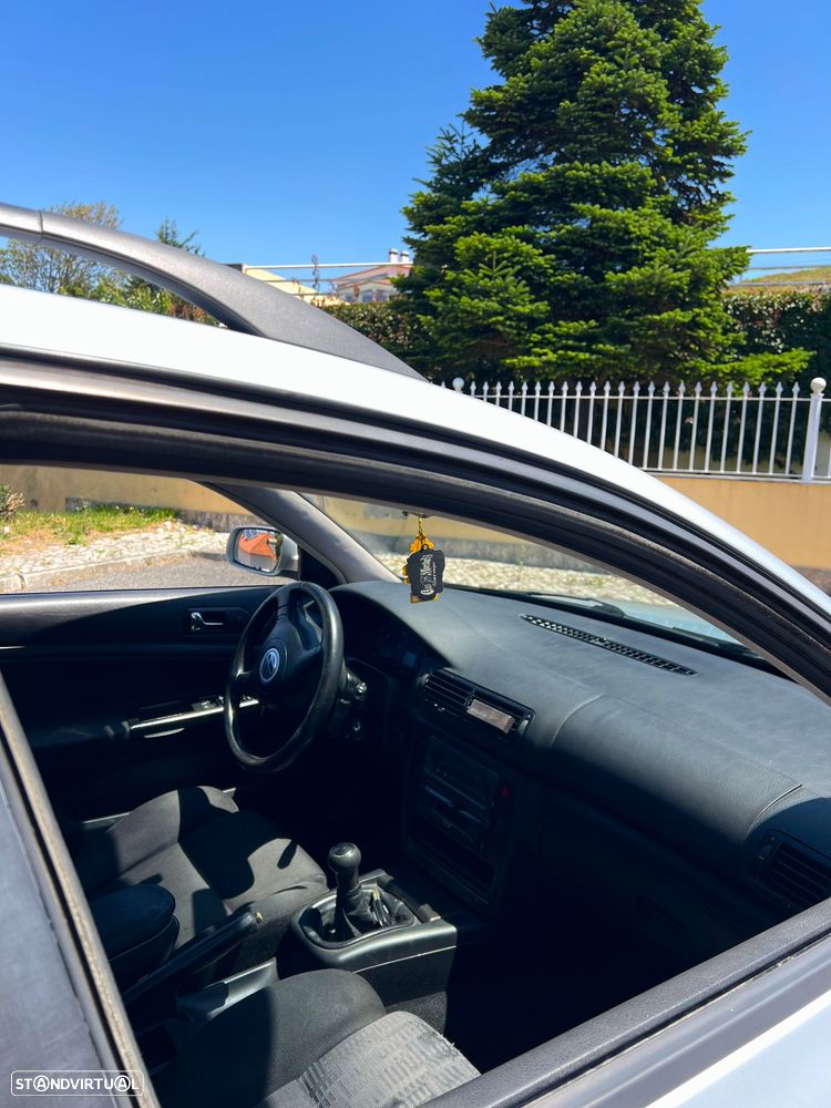 VW Passat Variant 1.9 TDi Trendline EC - 6
