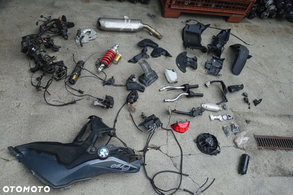 AMORTYZATOR TŁUMIK MANETKI POMPA ABS CZĘŚCI itp. BMW F750 GS 18r. - 1