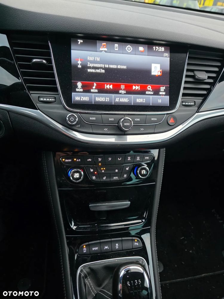 Opel Astra V 1.6 T Dynamic S&S - 18