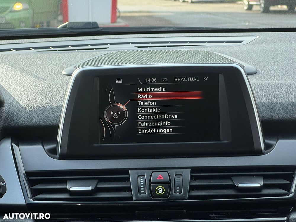 BMW Seria 2 218i - 18