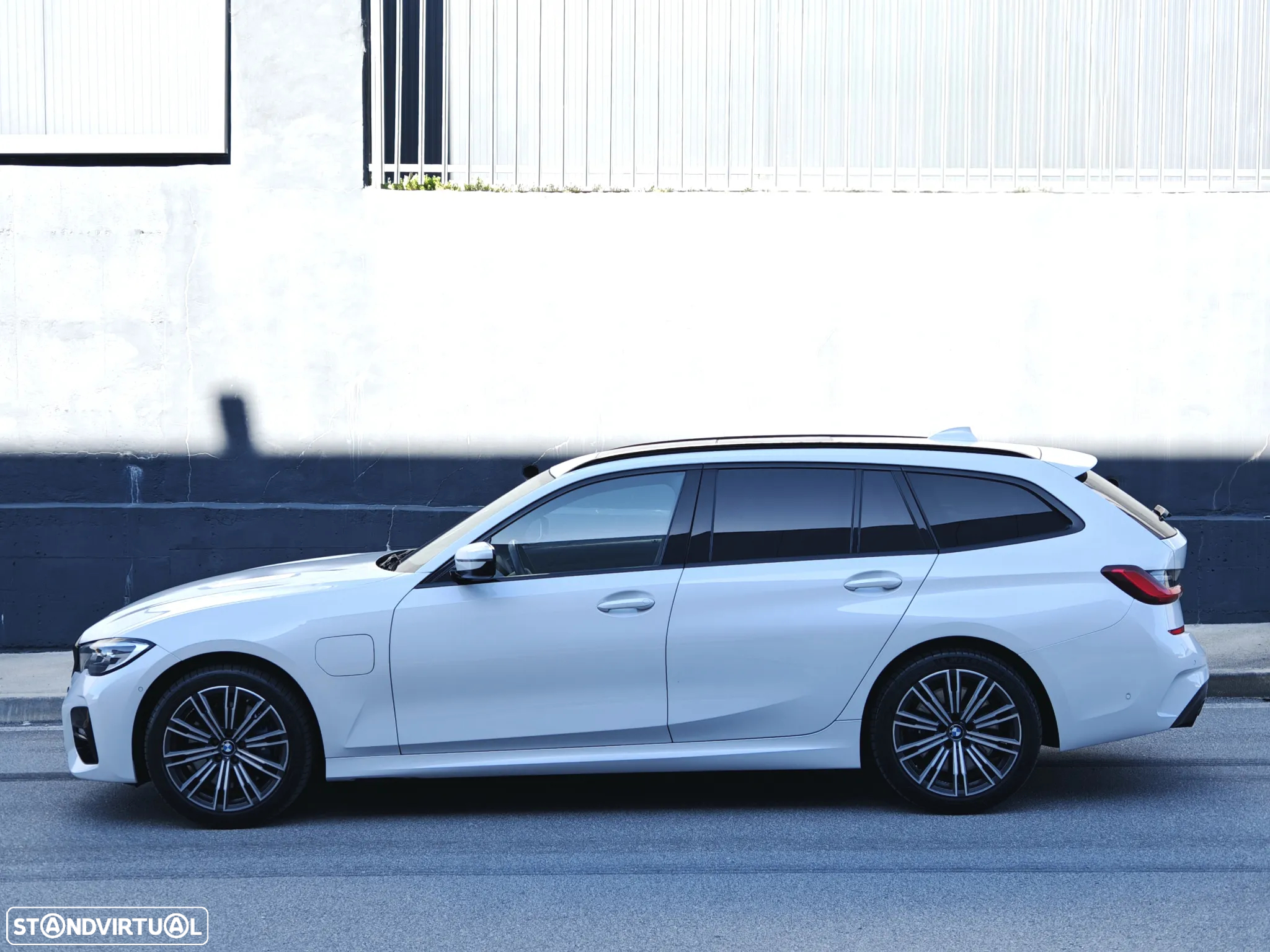 BMW 330 e Touring Pack M Auto - 43