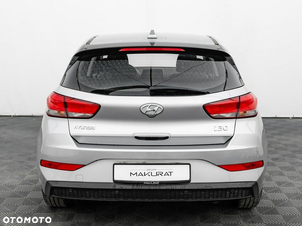 Hyundai i30 1.5 DPI Classic + - 9