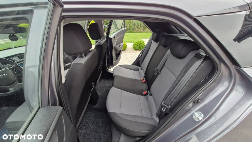 Hyundai i20 1.2 Trend - 11