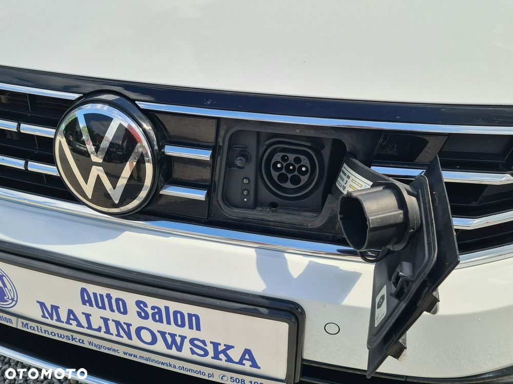 Volkswagen Passat - 12