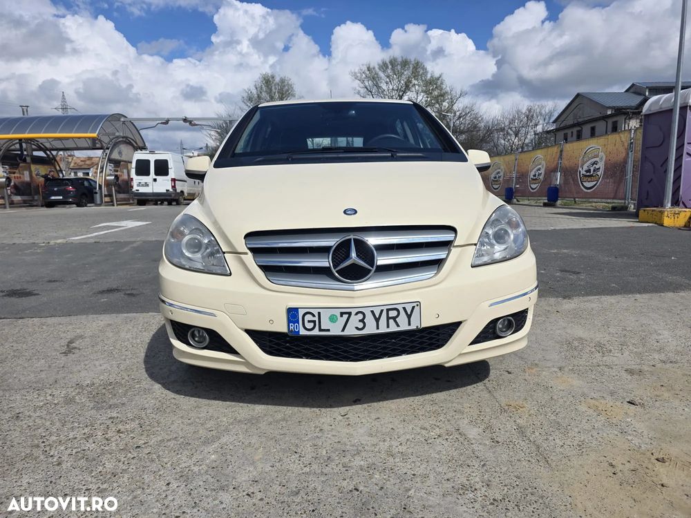 Mercedes-Benz B 180 - 1