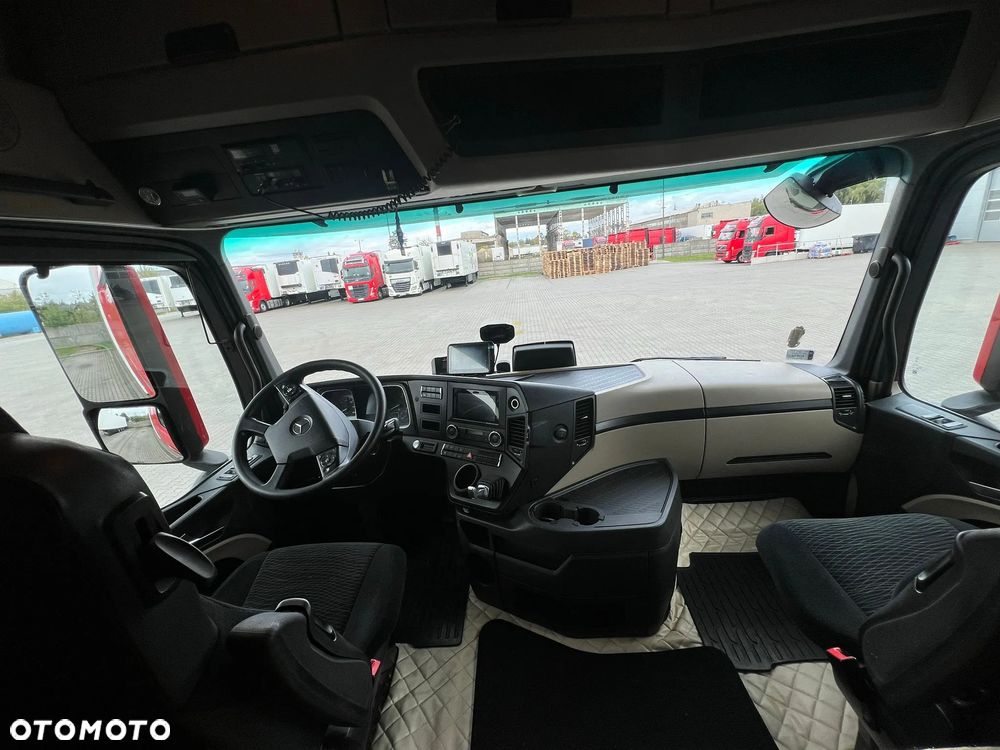 Mercedes-Benz ACTROS - 9