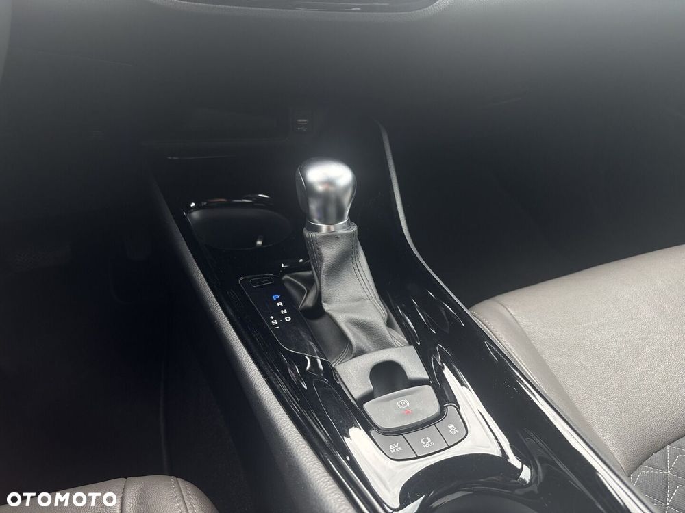 Toyota C-HR 2.0 Hybrid Executive - 17