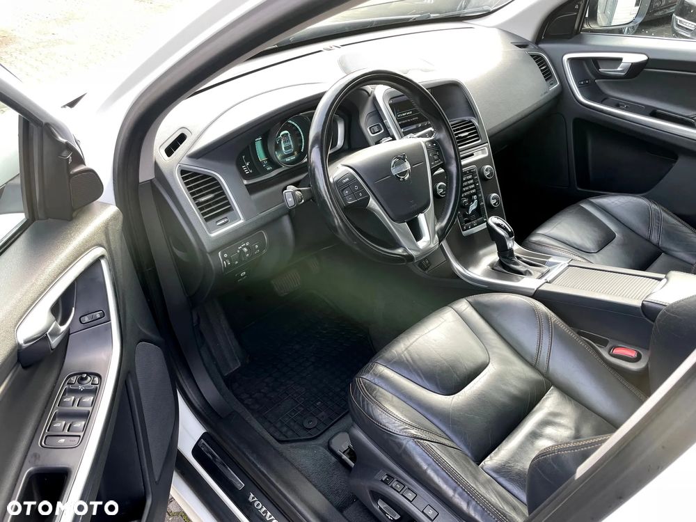Volvo XC 60 T6 AWD Geartronic Summum - 2