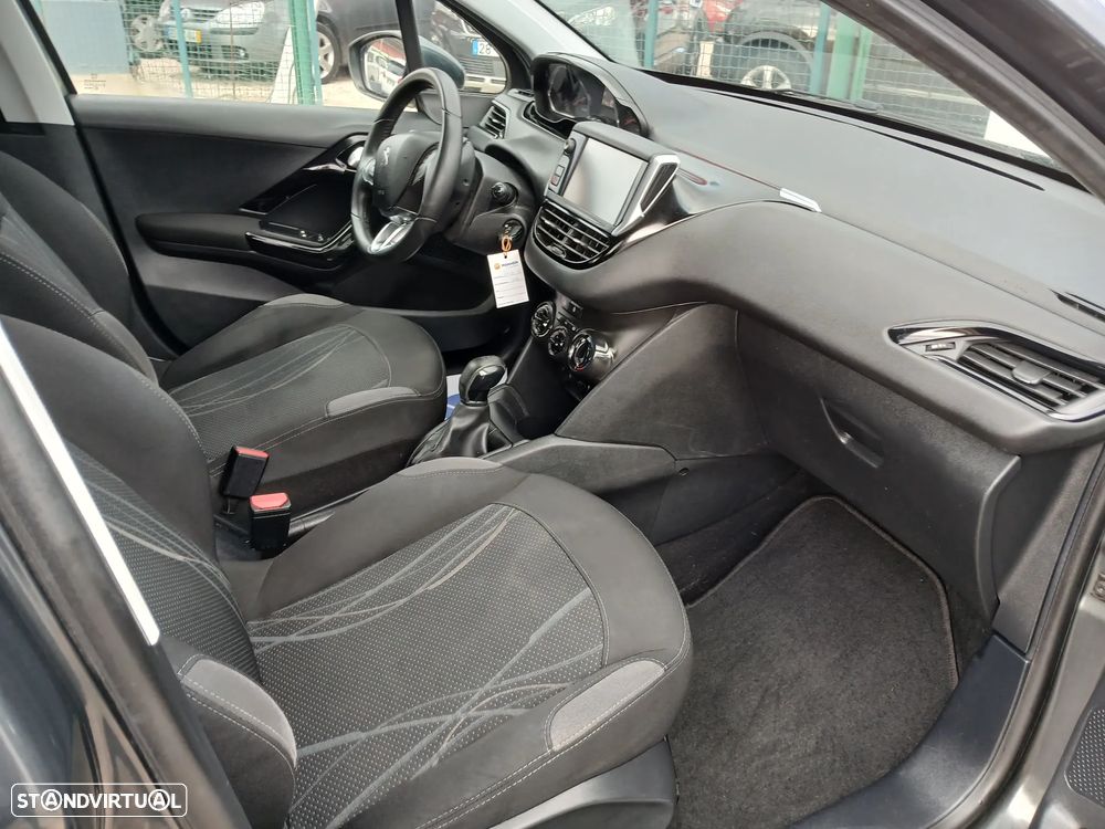 Peugeot 208 1.2 PureTech Active - 19