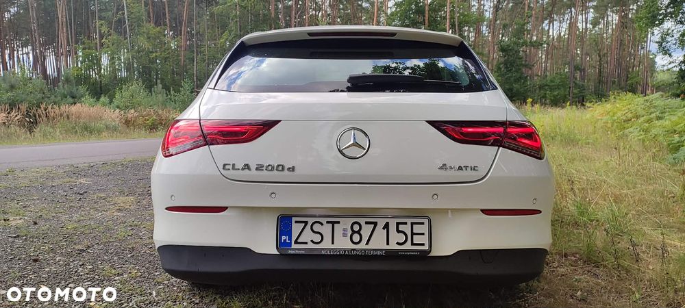 Mercedes-Benz CLA 200 d 4-Matic 8G-DCT - 3
