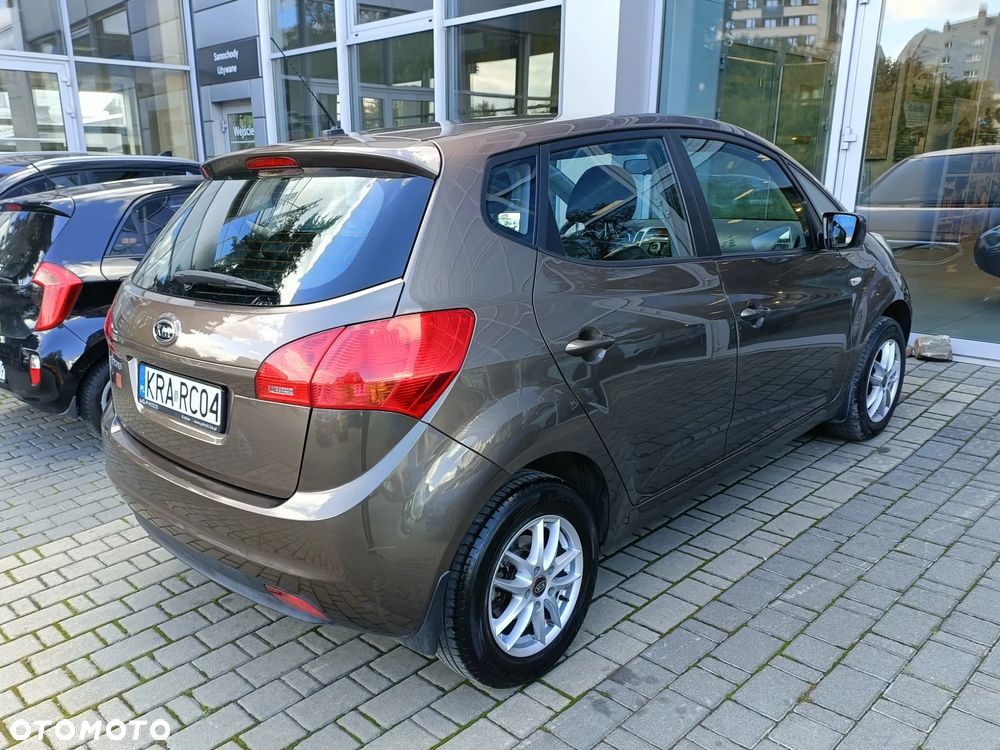 Kia Venga - 5