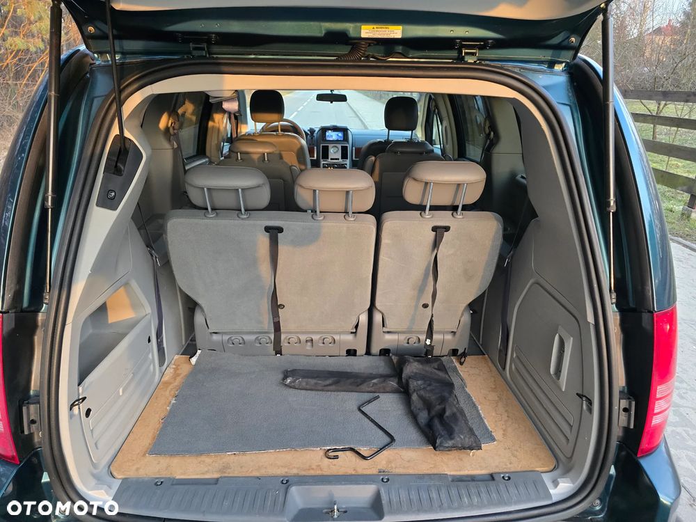 Chrysler Grand Voyager - 27