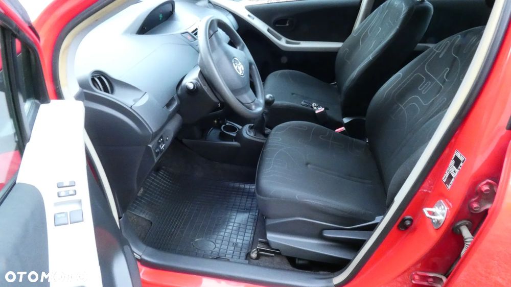 Toyota Yaris 1.0 Luna - 9