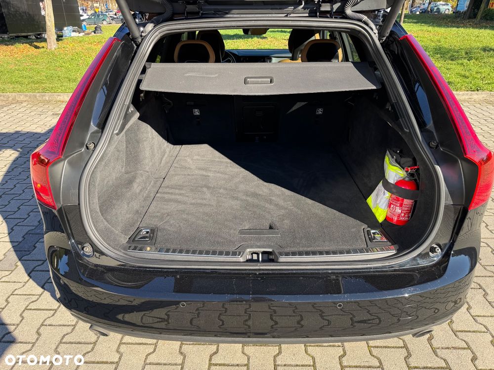 Volvo V90 D5 AWD Momentum - 8