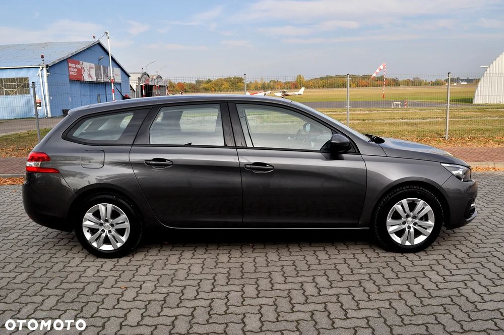 Peugeot 308 2018 photo 3