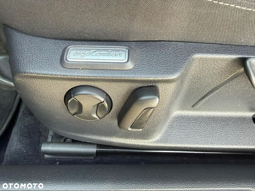 Volkswagen Passat - 19