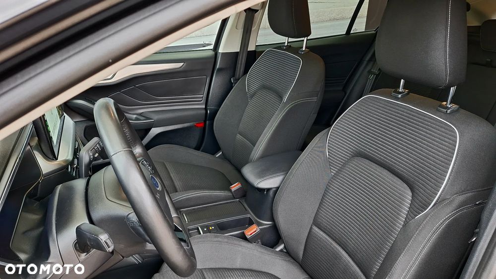 Ford Focus 1.0 EcoBoost mHEV Titanium X - 11