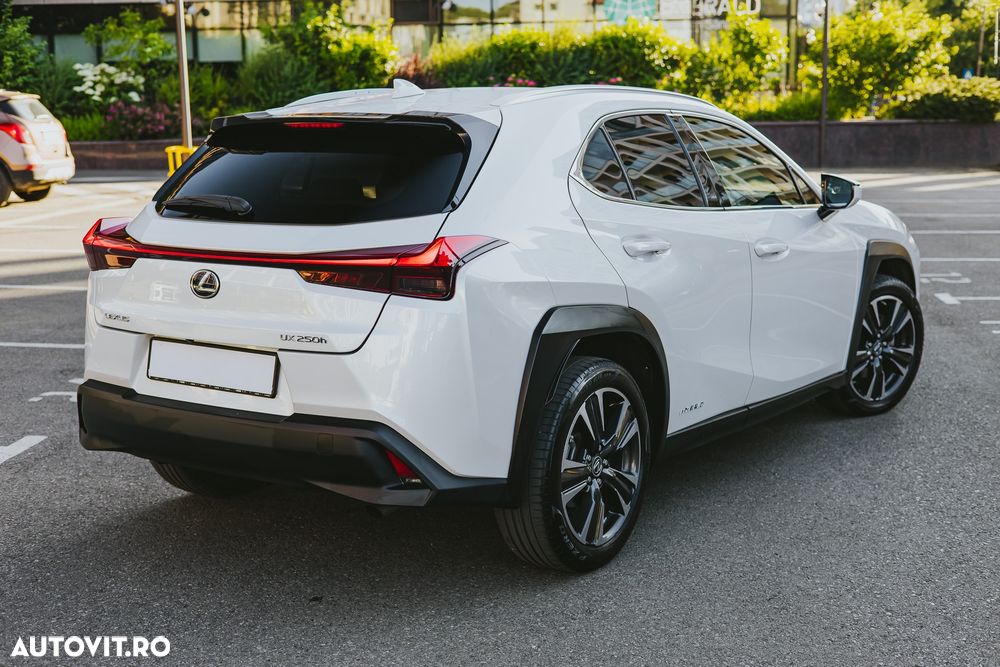 Lexus UX 200 FWD Business - 13